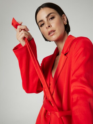 Blazer 'Cecile' di A LOT LESS in rosso