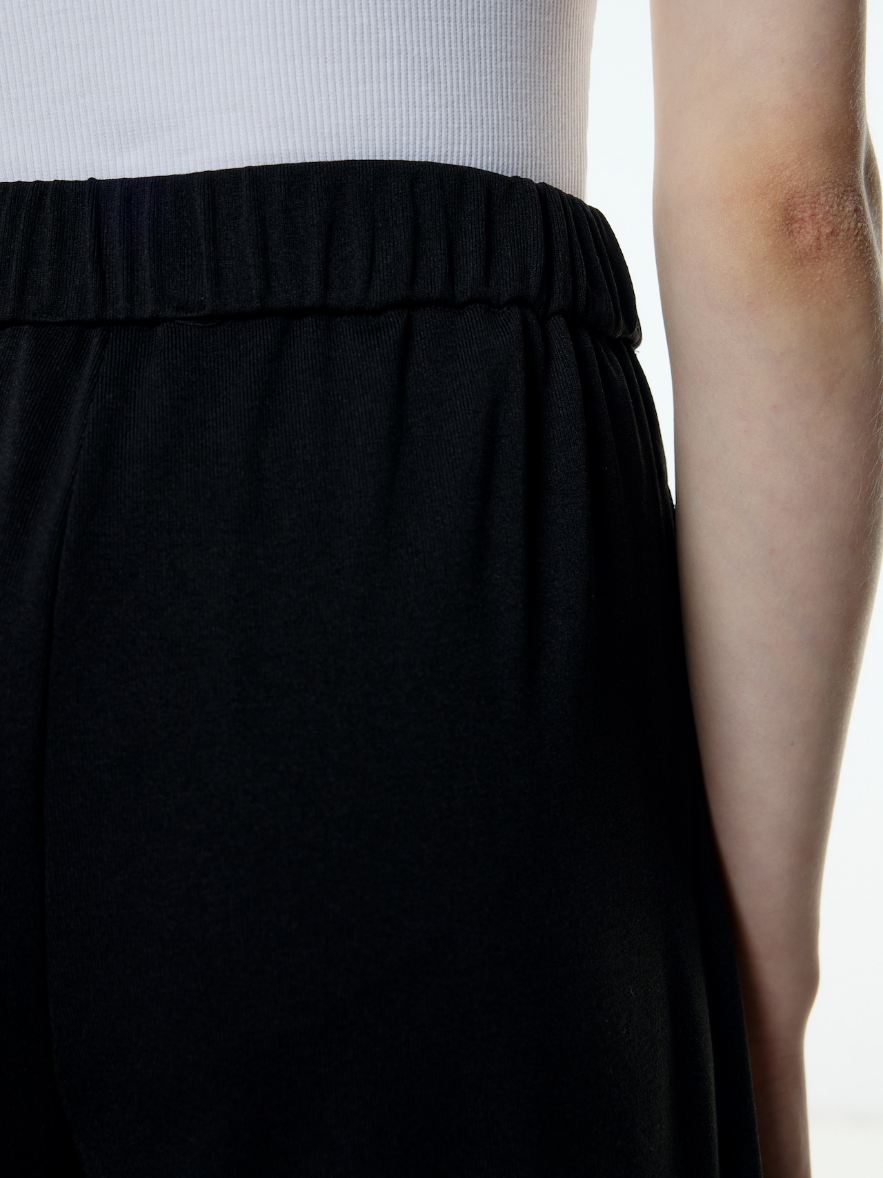 EDITED Produkte Hose 'Ginella' schwarz