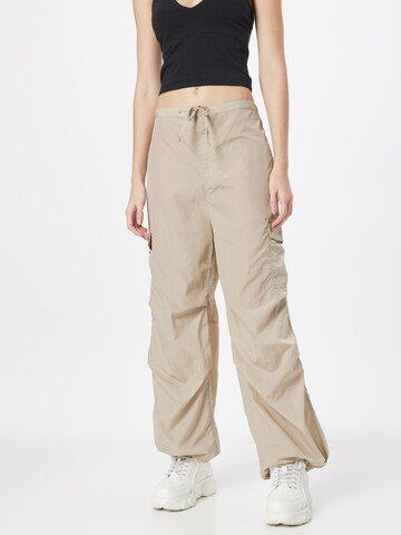 Monki Loosefit Cargobroek in Beige: voorkant