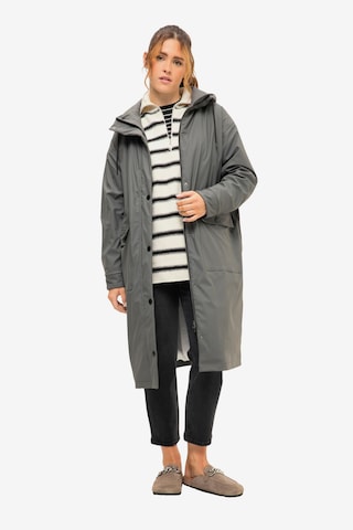 Studio Untold Raincoat in Grey: front