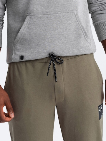 regular Pantaloni sportivi di Ombre in verde