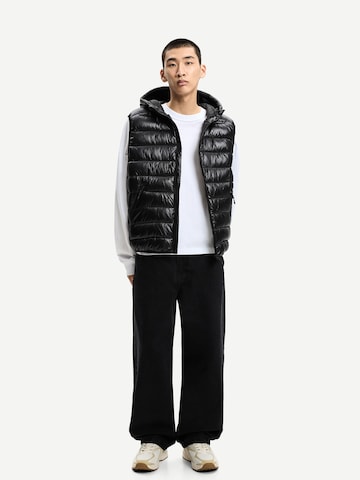 BershkaPrsluk - crna boja