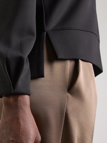 Bluză de molton de la COMMA pe negru