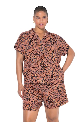 Studio Untold Blouse in Brown: front