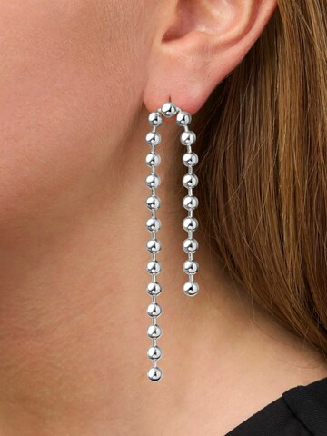 Orecchini 'Atomic' di Jane Kønig in argento