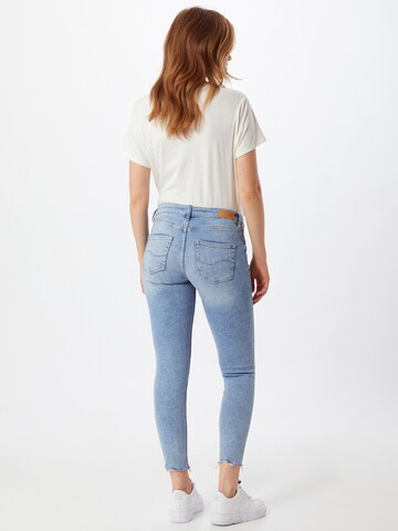 Skinny Jeans de la QS pe albastru