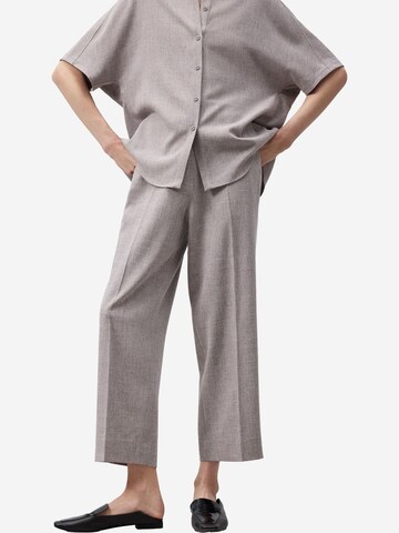 Adolfo Dominguez Regular Hose in Beige