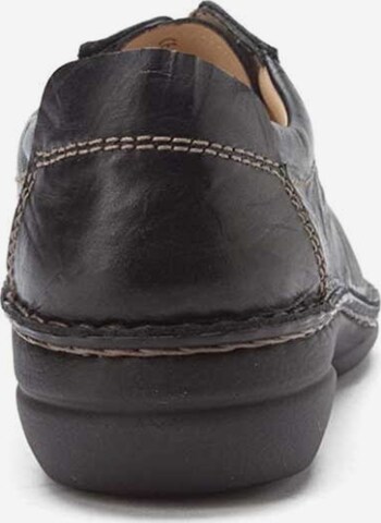 Finn Comfort Lace-Up Shoes in Black