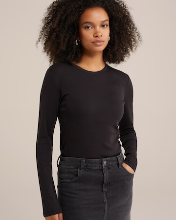 Tricou de la WE Fashion pe negru: față