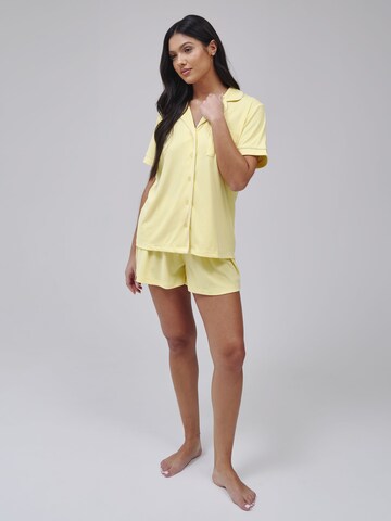 Loungeable Shorty in Gelb