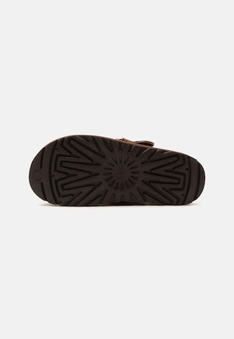 UGG - Socas 'Goldenstar Villa' em castanho