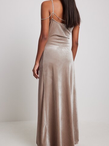 NA-KD Kleid in Beige