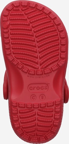 Chaussures ouvertes Crocs en rouge