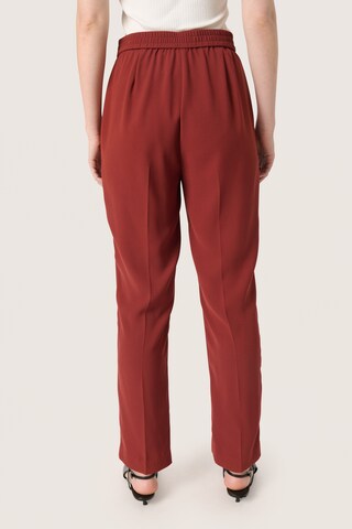 Regular Pantalon à plis 'Shirley' SOAKED IN LUXURY en marron