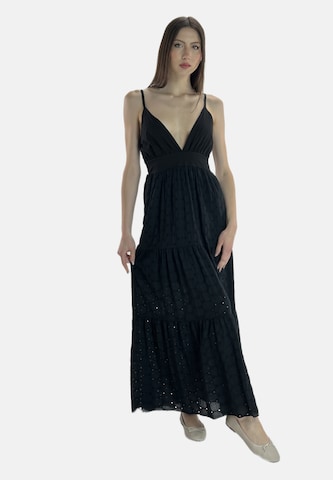 Elara Jurk in Zwart: voorkant