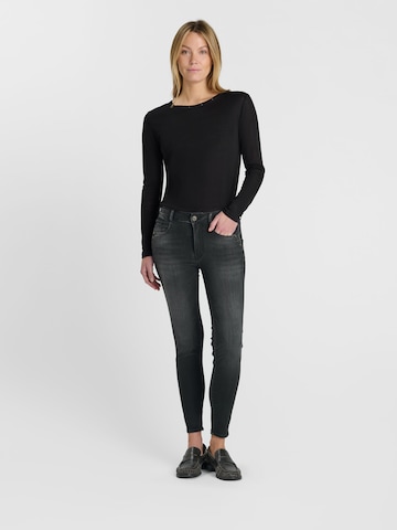 Coupe slim Jean Le Temps Des Cerises en noir : devant