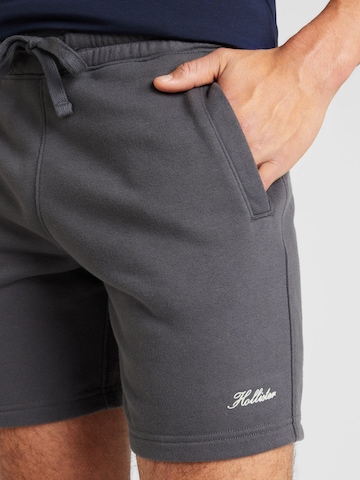 HOLLISTER Regular Shorts in Schwarz