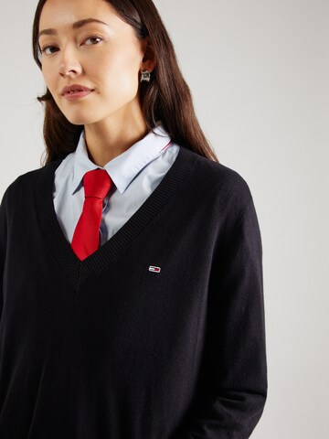 Tommy Jeans Pullover 'ESSENTIAL' in Schwarz