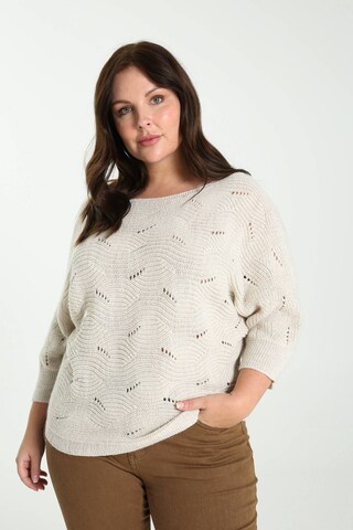 Paprika Sweater in White: front
