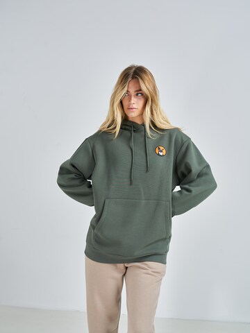 ABOUT YOU x Swalina&Linus Sweatshirt 'Elia' in Groen