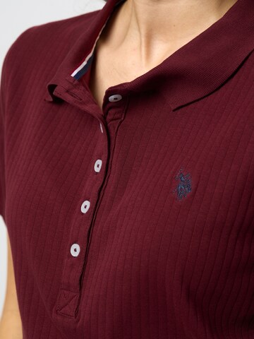 U.S. POLO ASSN. Paita 'Helga' värissä punainen