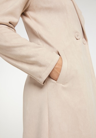 Usha Between-seasons coat in Beige