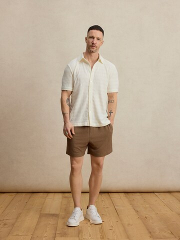 DAN FOX APPAREL Regular Панталон 'Jeremy' в кафяво