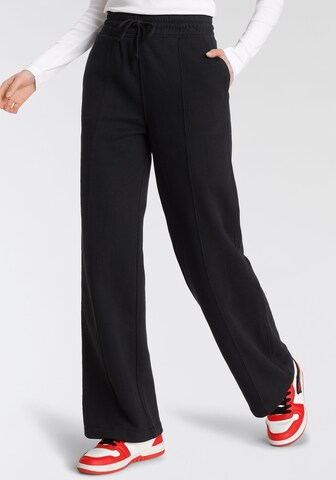 KangaROOS Loose fit Pants in Black: front