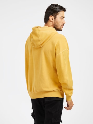 GUESS Sweatshirt in Yellow