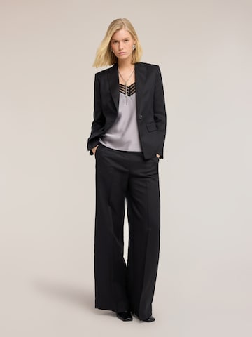 MOTIVI Blazer in Black