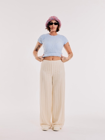 OUT OF ORBIT Wide leg Trousers 'Liz' in White: front