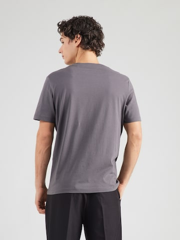 s.Oliver Särk, värv hall