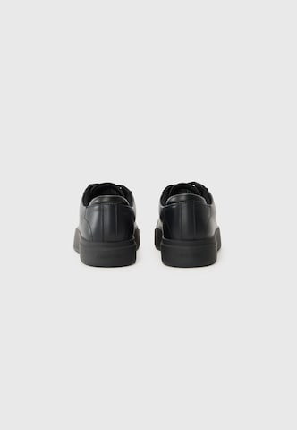 Sneaker bassa di Calvin Klein in nero