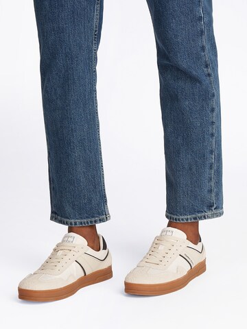 Tommy Jeans Rövid szárú sportcipők 'THE GREENWICH MIX MEDIA' - bézs: elől