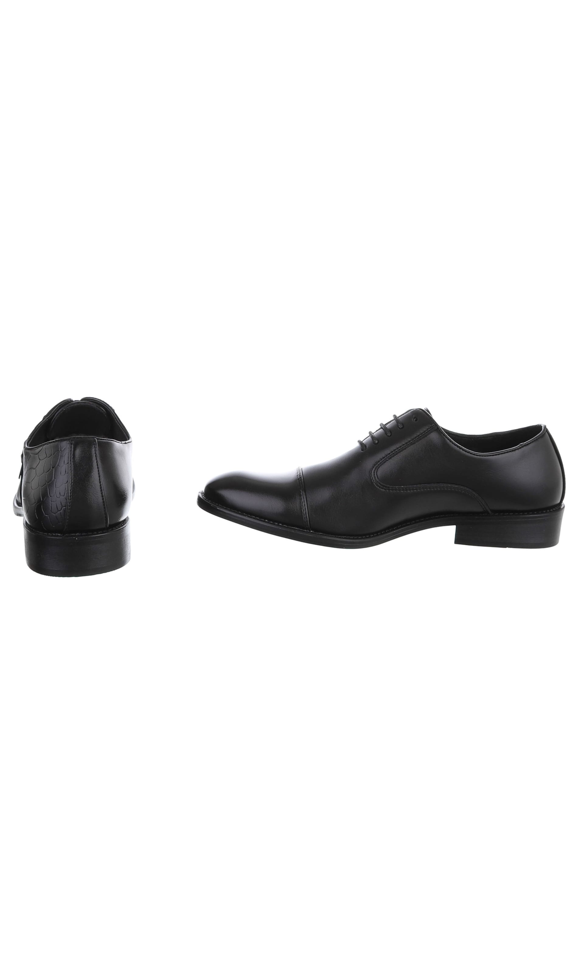 CoolWalk Lace-Up Shoes in Black