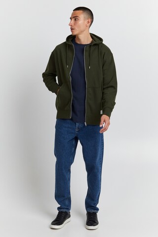 !Solid Zip-Up Hoodie in Green