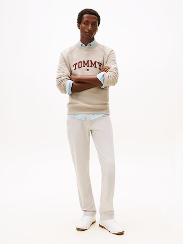 Regular Pantalon chino TOMMY HILFIGER en gris