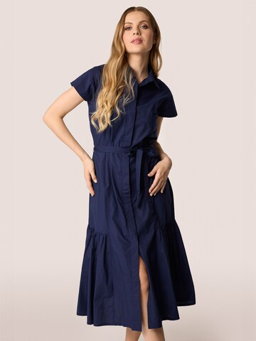 Quiosque Shirt dress in Blue: front