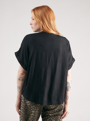 Camicia da donna 'VMCBeauty' di Vero Moda Curve in nero