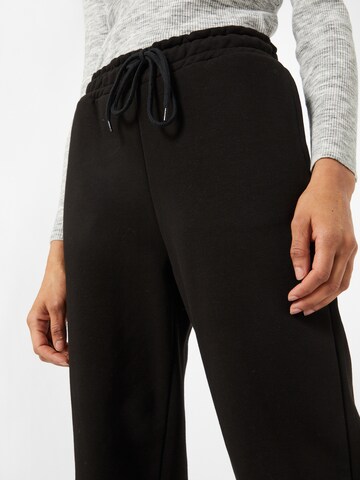 NA-KD Tapered Hose in Schwarz