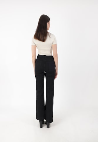 regular Jeans di Elara in nero