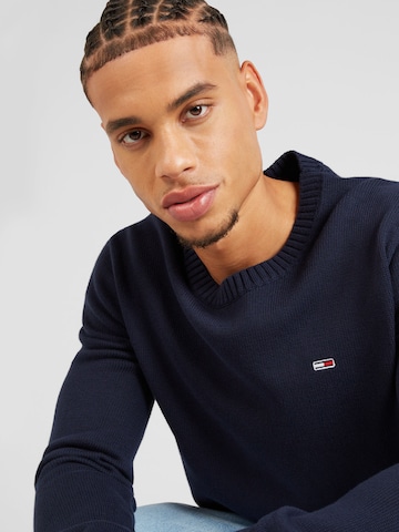 Tommy Jeans Sweater 'ESSENTIALS' in Blue