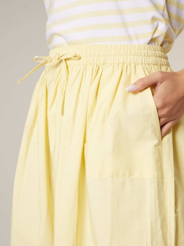 Jupe 'INATA' Deeluxe en jaune