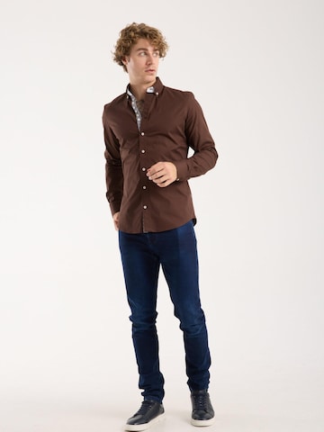 7Camicie - Ajuste estrecho Camisa de negocios 'Donatello Iconic Poplin Stretch Man Shirt Red' en marrón