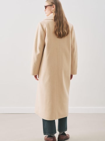 MANUKA Winter Jacket in Beige