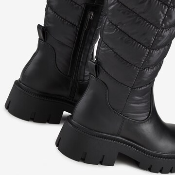 LASCANA Boots in Black