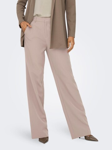 ONLY Loose fit Pleated Pants 'Berry' in Brown: front