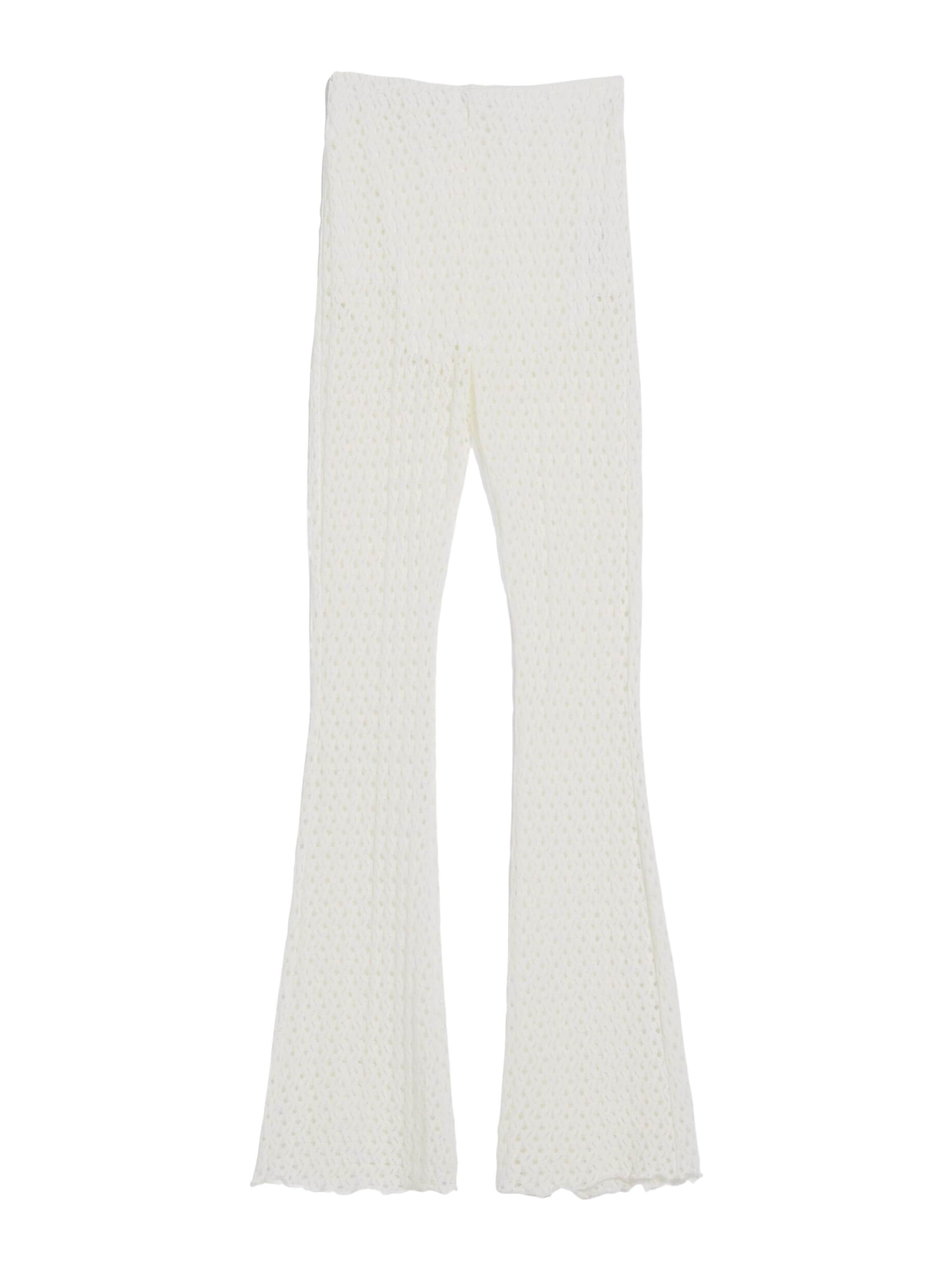 Evazați Pantaloni de la Bershka pe alb: față