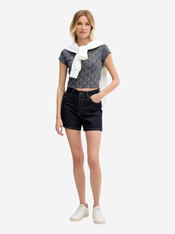 Maglietta 'LV047G830G' di Calvin Klein Jeans in grigio