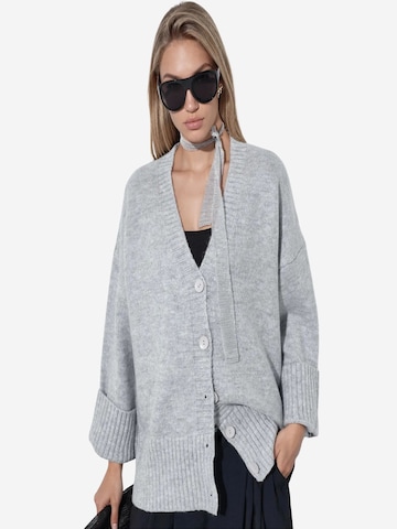 Cardigan Viorna en gris : devant